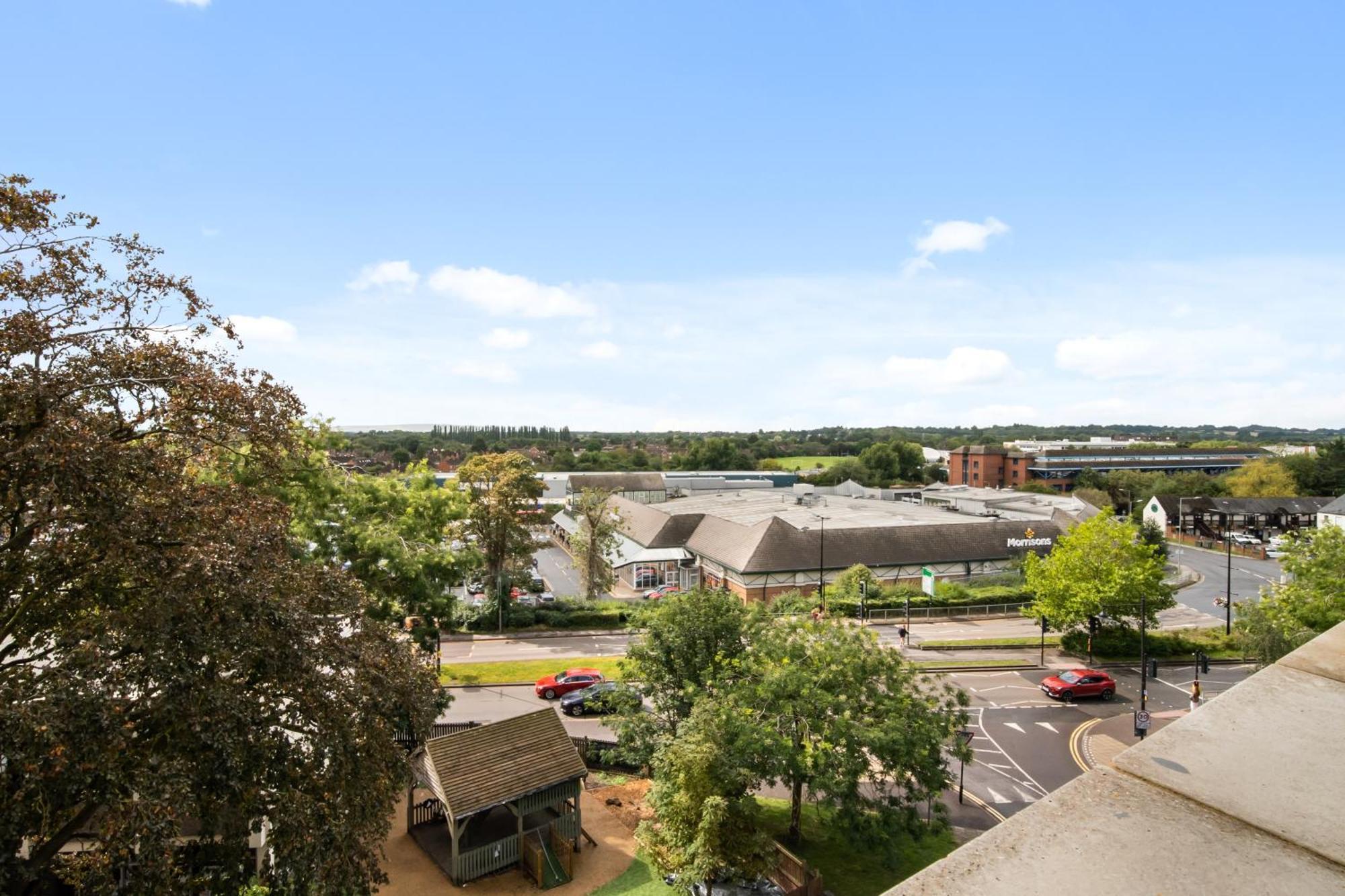 Livestay-Modern Apartments Building In Aylesbury Aylesbury  Buitenkant foto